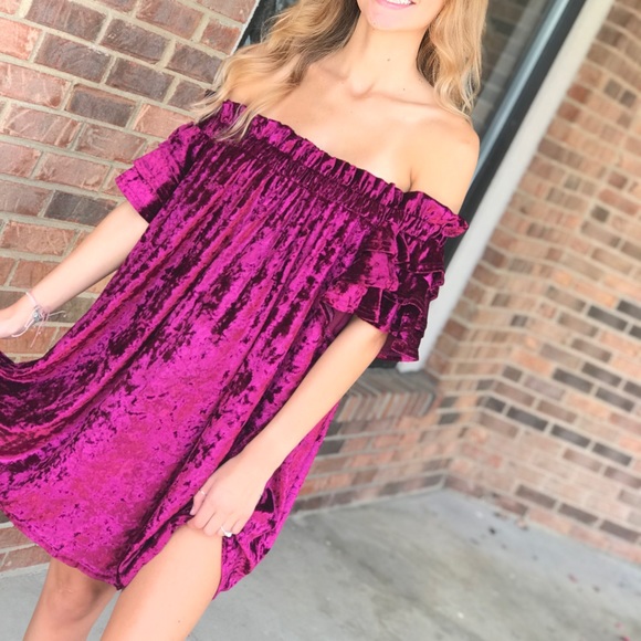 Closet clear out 🚨 Velvet Off Shoulder dress - Picture 5 of 8